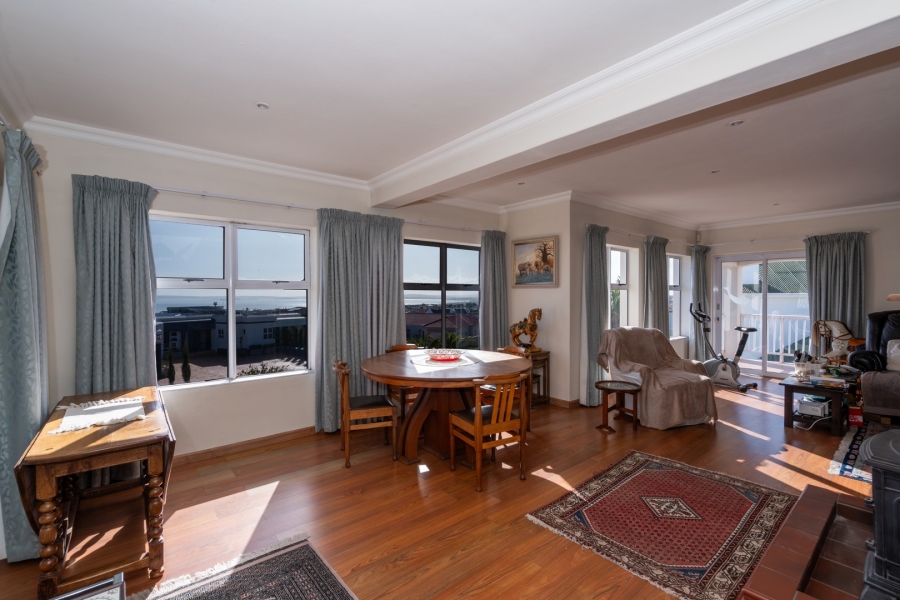 5 Bedroom Property for Sale in Myburgh Park Western Cape